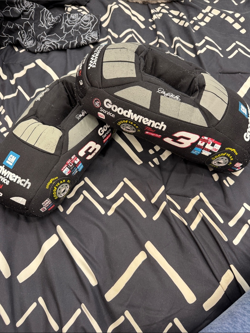 Dale Earnhardt Goodwrench #3 Plush Racing Car house shoes  -  s/7-8